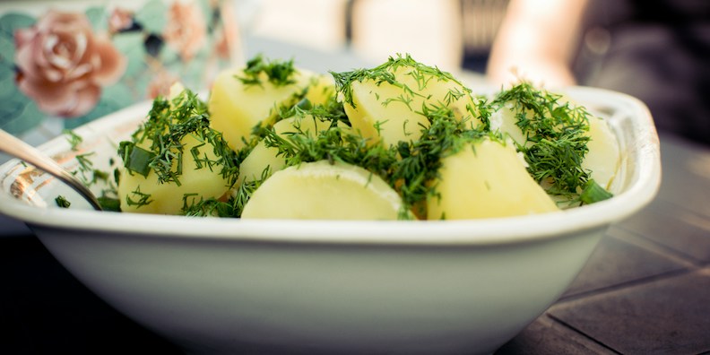 Koge kartofler i airfryer - Tid på nye og små uden skræl